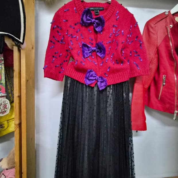 마크제이콥스 리본가디건. 오즈세컨 도트샤 스커트