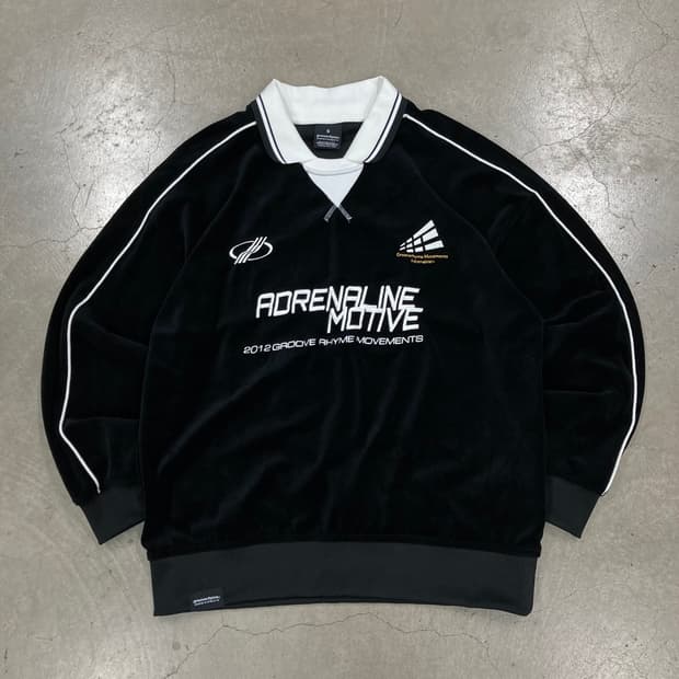 그루브라임 블랙 컬러 아드레날린 모티브 벨벳 스웻 셔츠