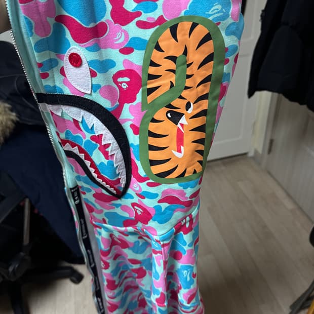 베이프 후드집업