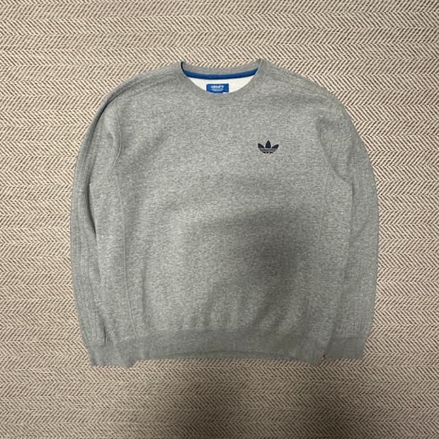 ADIDAS originals sweatshirt