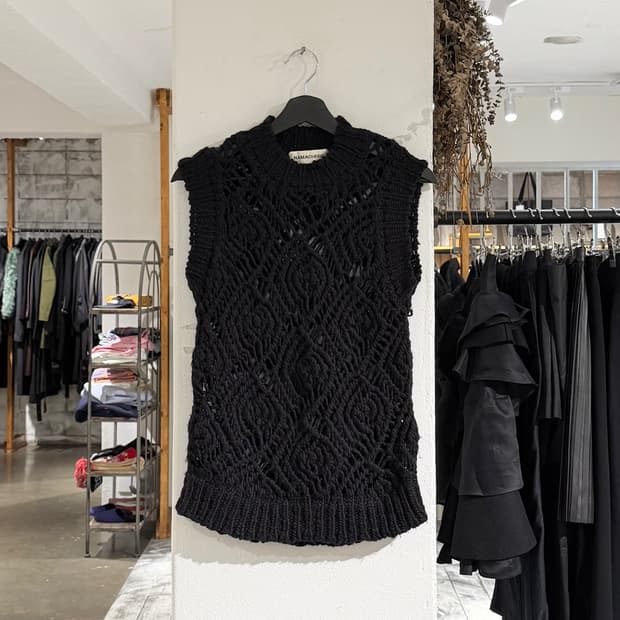 나마체코 블랙 22aw 메리노 울 니트 베스트