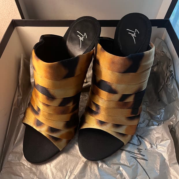 [Giuseppe Zanotti] 쥬세페 자노티 레오파드 뮬 하이힐