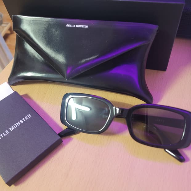 [민트급/풀구성] 젠틀몬스터 린다01 블랙 제니,쌈디 착용 모델