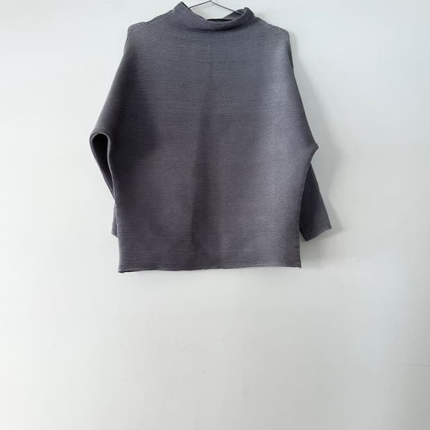 Origin pleats top / Grey