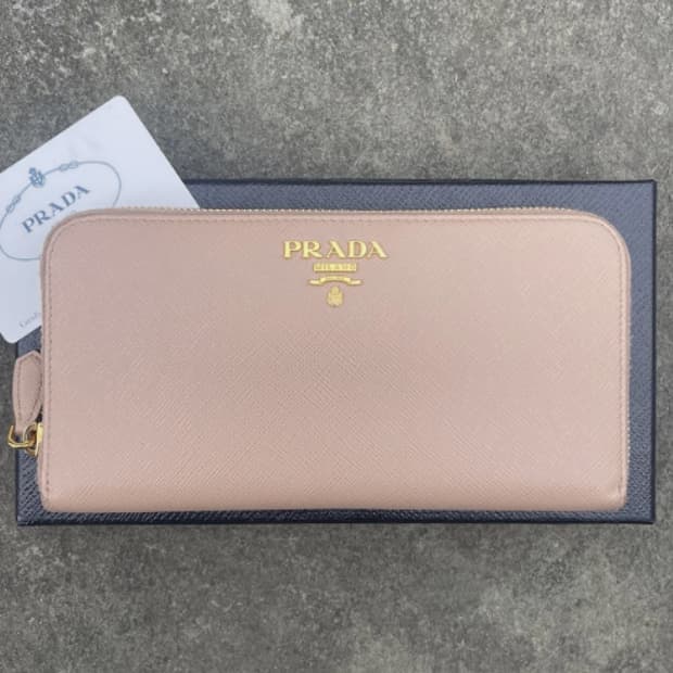 [정품] 프라다 사피아노 레더 지퍼 어라운드 핑크 지갑