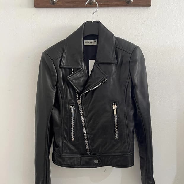 발렌시아가 레더 자켓
