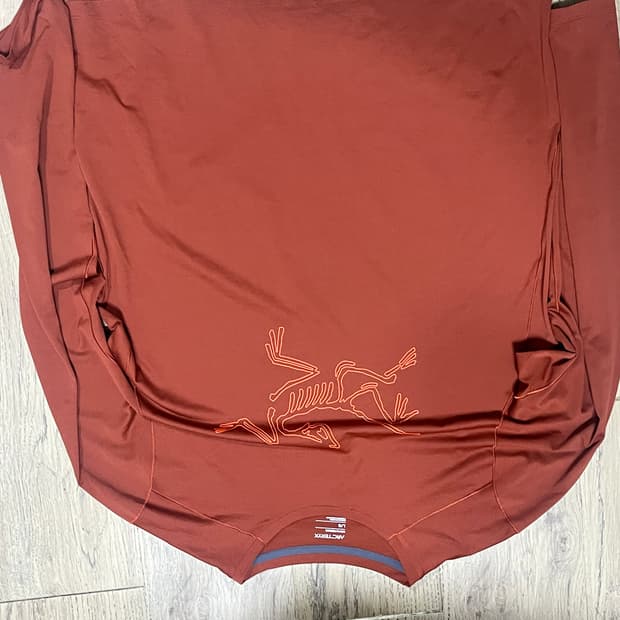 아크테릭스 코막 로고 셔츠 LS L size