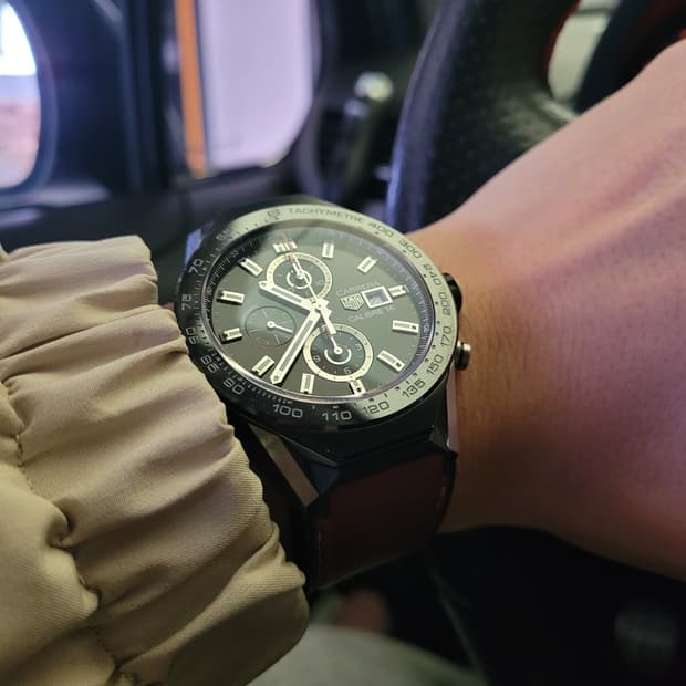 태그호이어 커넥티드 모듈러45 칼리버16 오토매틱 크로노