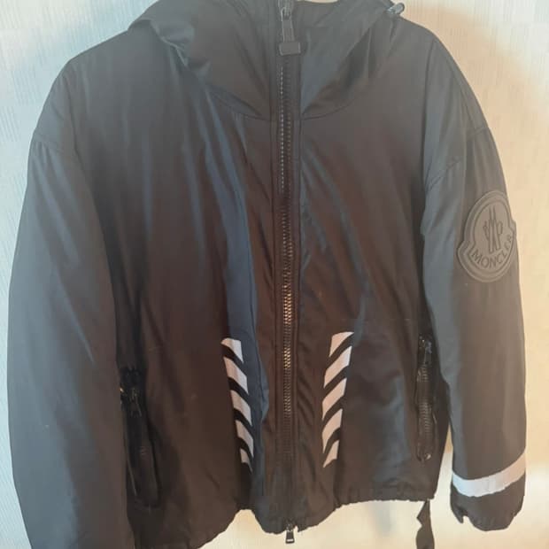 [정품/한정판] 몽클레어 × 오프화이트 리미티드 후드 패딩 자켓 L