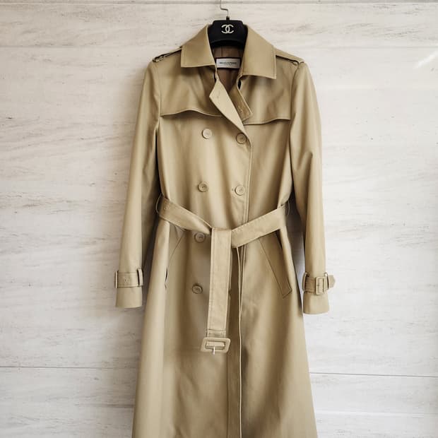 모조에스핀 백플리츠 트렌치코트 66사이즈