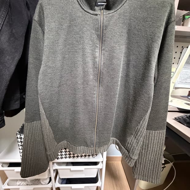 해칭룸 더블 슬리브 가디건 다크카키