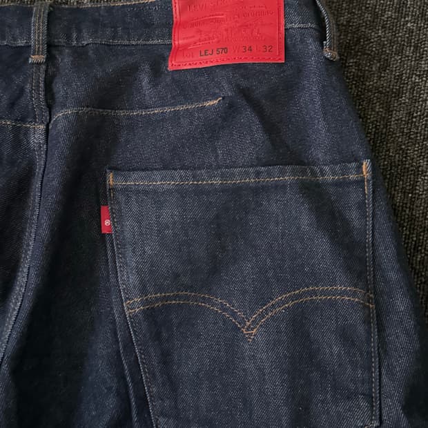 [W34L32] 리바이스 엔지니어드 진 570 레드탭