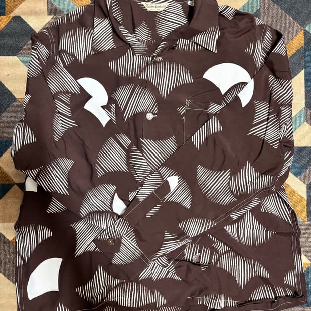 엣라코 은행 셔츠 브라운 16사이즈 판매합니다