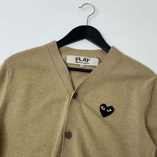 CDG 꼼데가르송 베이지 가디건  