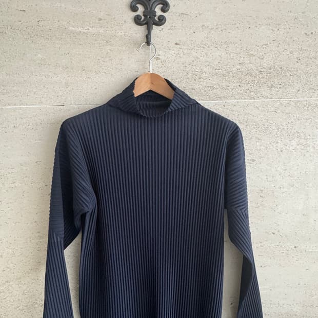 옴므 플리세 폴라티 네이비 3