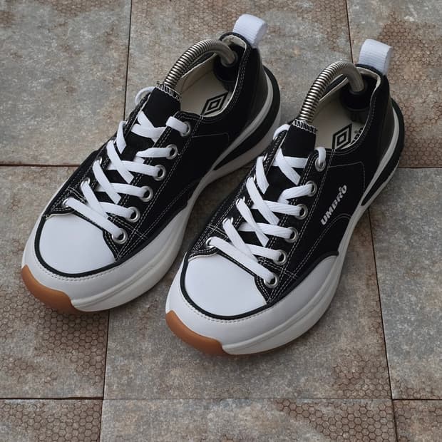 (245)엄브로 토비 c 블랙