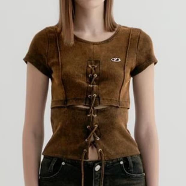 유즈 컷아웃 워싱 탑 브라운