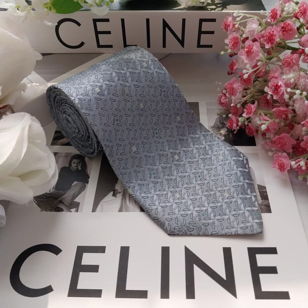 셀린느 실크 트리오페 전체 자수 패턴 넥타이 9.2cm B등급 K2278