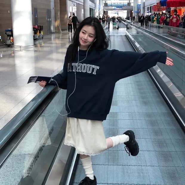 새상품 위드아웃썸머 스웻셔츠 맨투맨 네이비 free