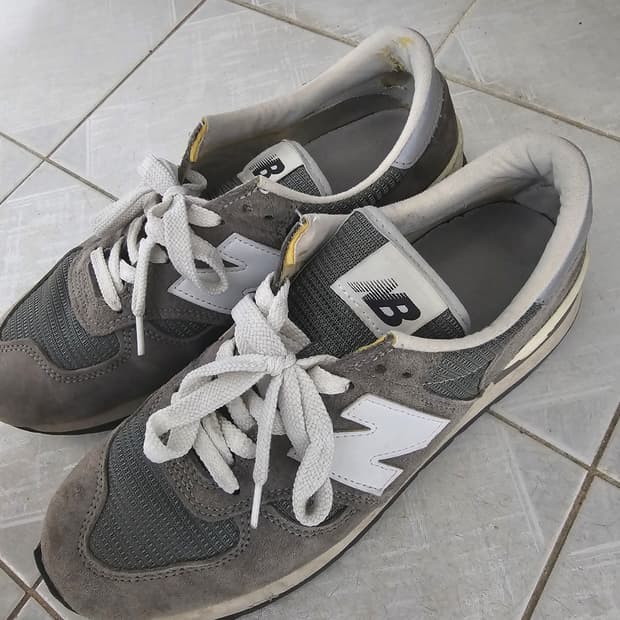 뉴발란스 m990 그레이 스니커즈270