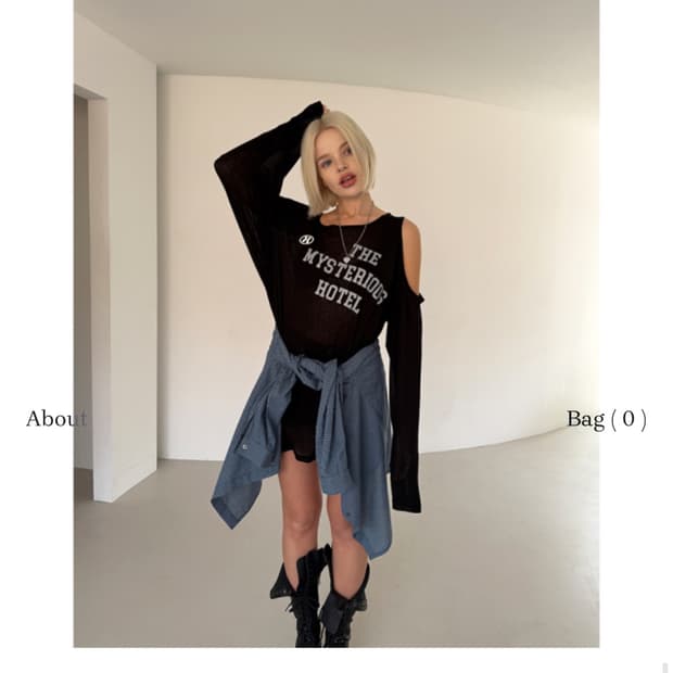 더미스테리어스호텔 홀 슬리브-블랙