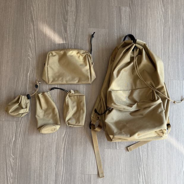 Auralee x aeta 백팩 L 팝니다