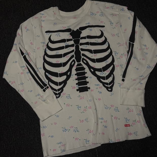 [XL] 슈프림 헤인즈 본즈 써멀 크루 플로럴 (1개입) - 25FW