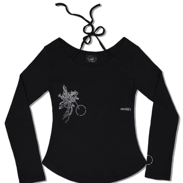시월107 레터 티 orchid letter tee