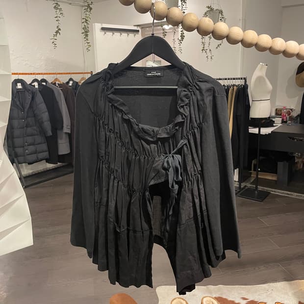 꼼데가르송 셔링 디테일 풀오버 셔츠