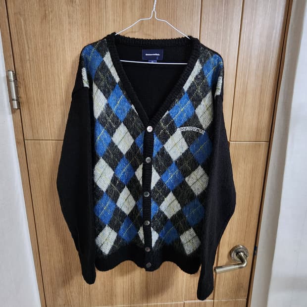 (S)디스이즈네버댓 아가일 니트 가디건