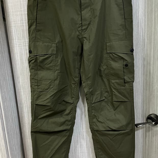 스톤아일랜드 카키 카고 팬츠