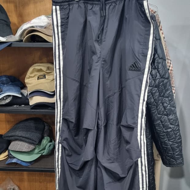 ADIDAS 검정색 와이드 트레이닝팬츠 XL(34)