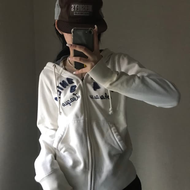 후아유 화이트 후드집업