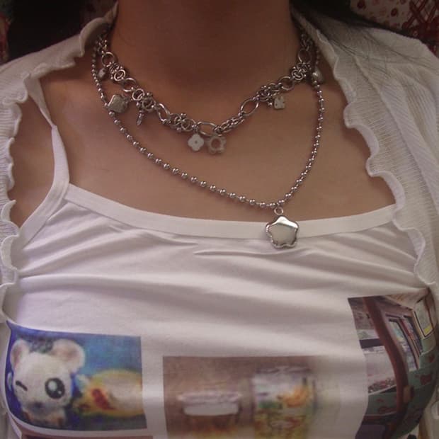 dainlee white flower necklace
