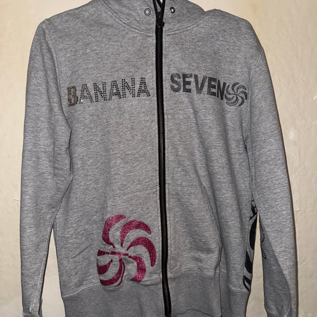 “Banana Seven” Y2k hood zip-up