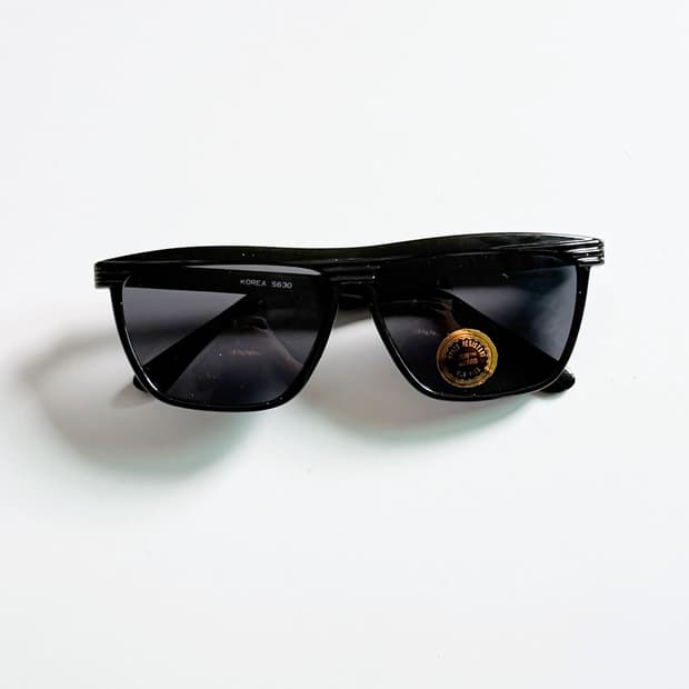 90s TECH 스퀘어 블랙 랩스타일 빈티지 선글라스