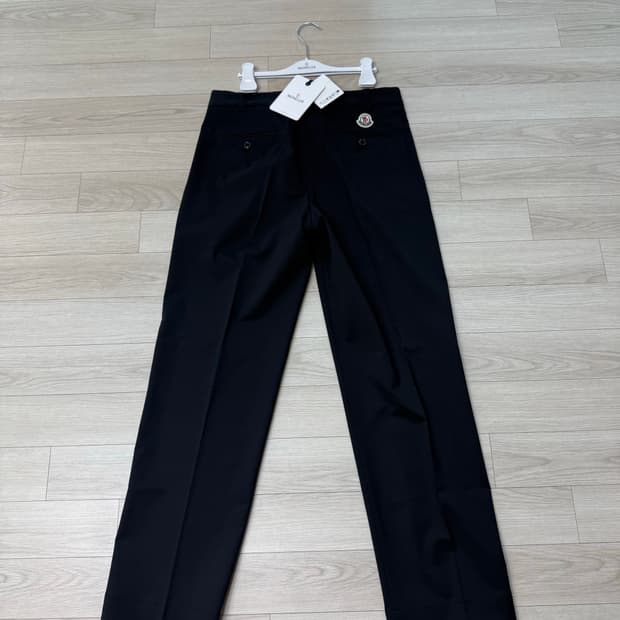 [New] 몽클레어 세미와이드 슬랙스 팬츠