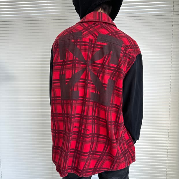 오프화이트 콘트라스트 체크 레이어드 셔츠