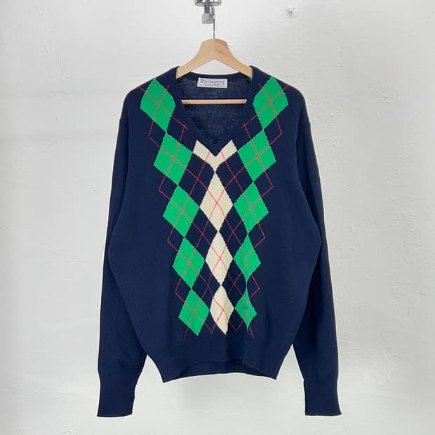 버버리 아가일 브이넥 램스울 니트 스웨터