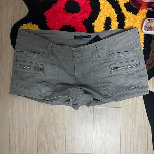 Brandy melville 브랜디멜빌 카고 쇼츠 로우라이즈 반바지