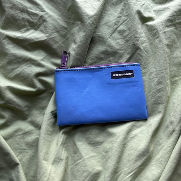 프라이탁 블레어 지갑 블루퍼플 (새상품)