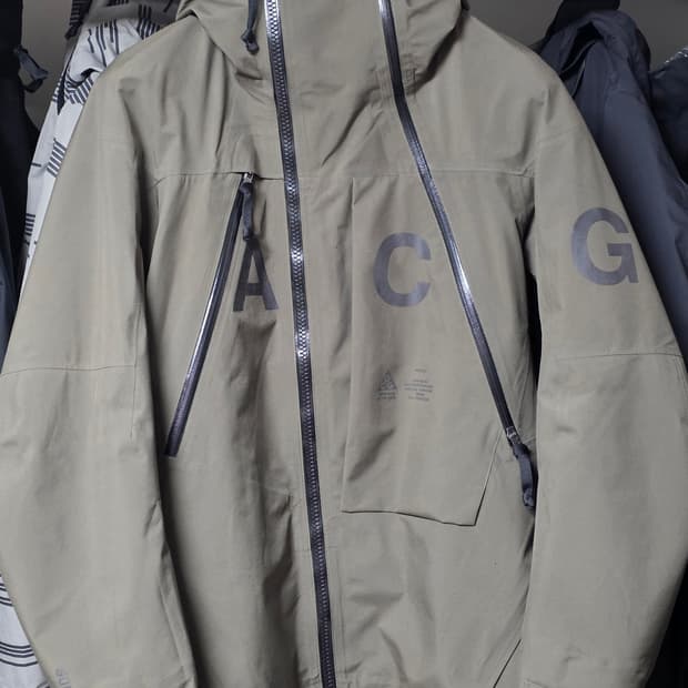 나이키랩 ACG  HO16 시즌  아크로님 , 알파인자켓 카키