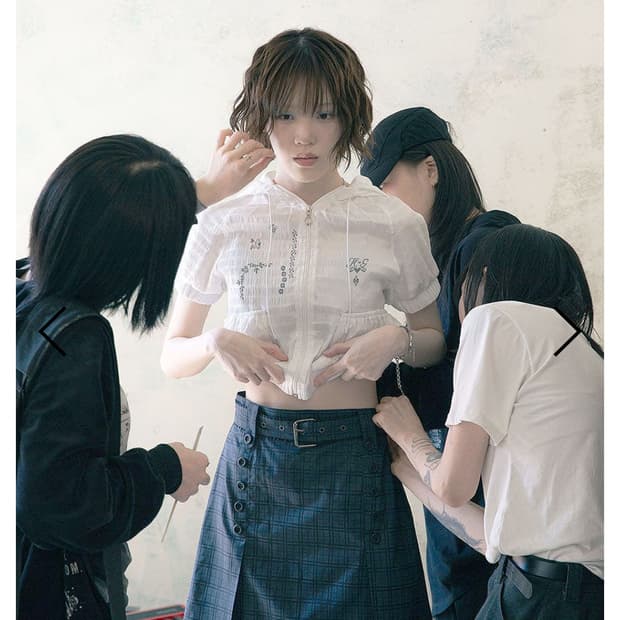 허그유어스킨 치마