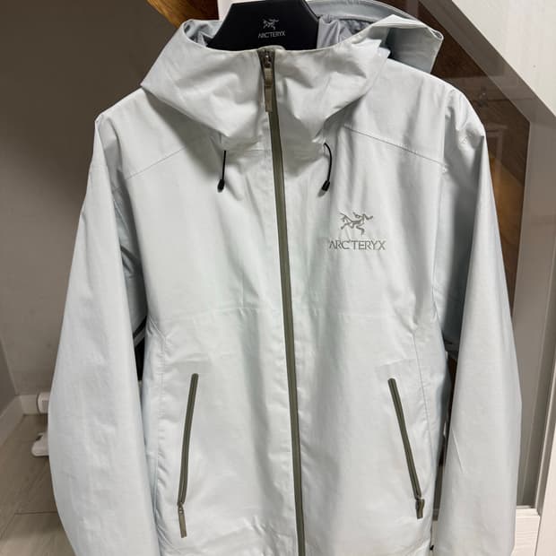 아크테릭스 루센트 바람막이