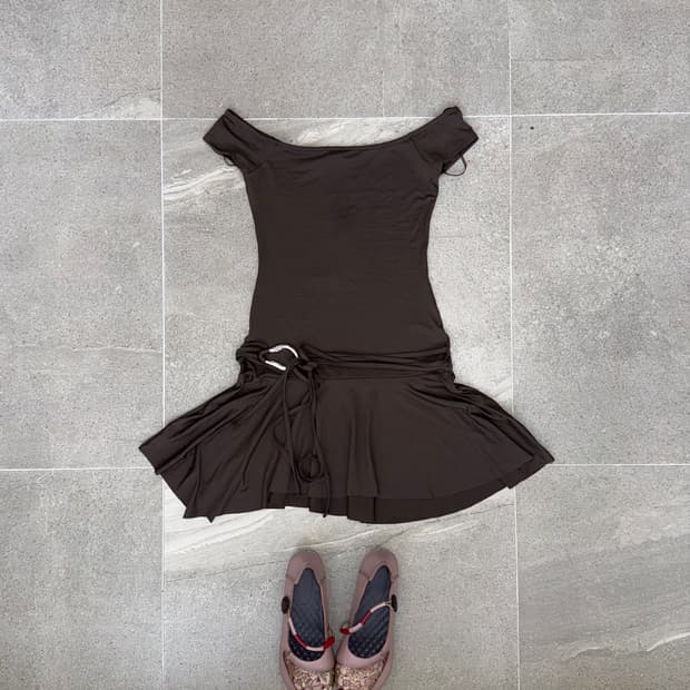 Dark brown strap belted off shoulder ops
