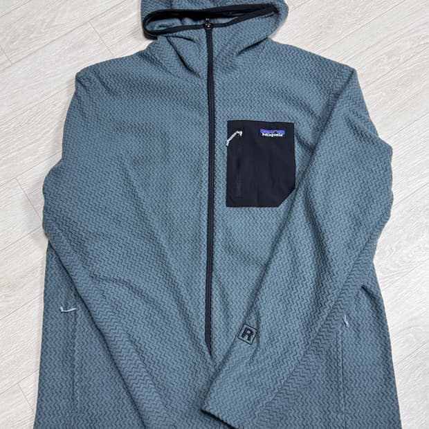 파타고니아 R1 에어 후디 L