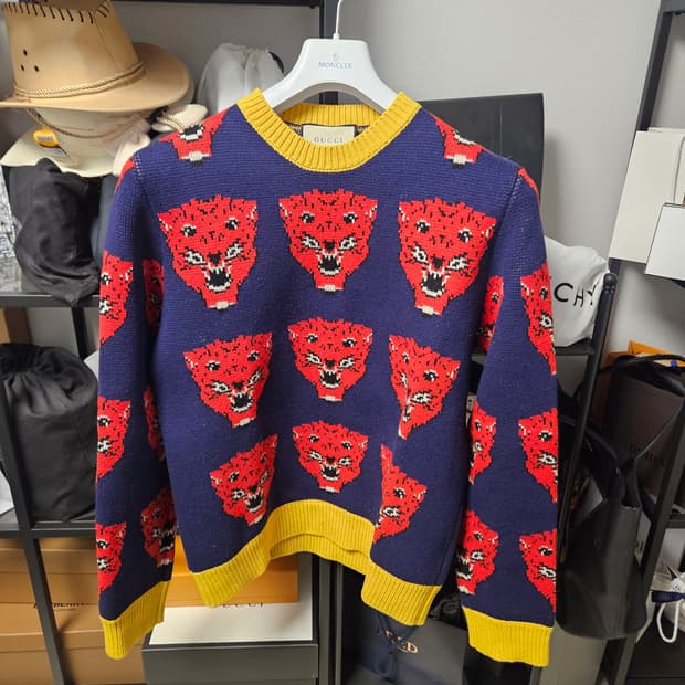 구찌 니트 판매합니다