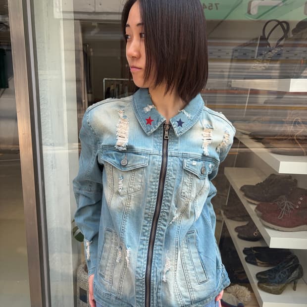 Showblanc 스타 포인트 디스트로이드 데님 집업 자켓