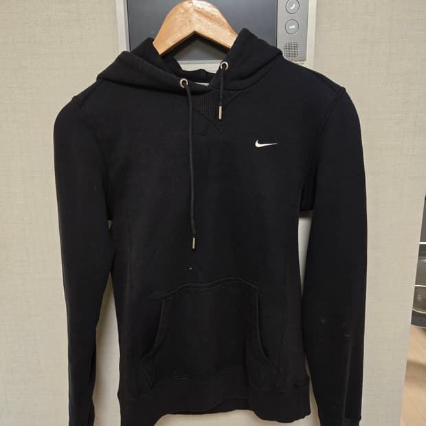 나이키 솔로 스우시 블랙 후드티 xs