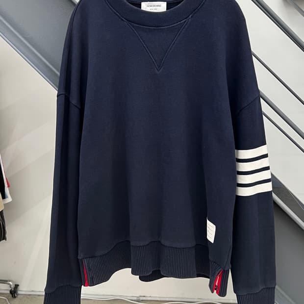 톰브라운 오버사이즈 사선완장 맨투맨